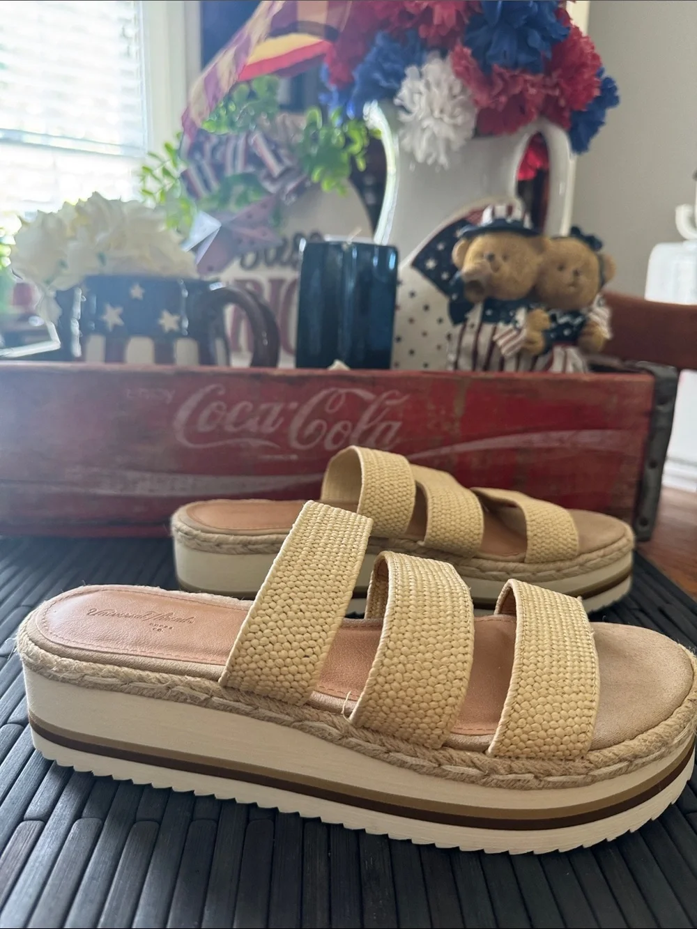 Universal Thread Florence Platform Sandals - Size 6 women’s